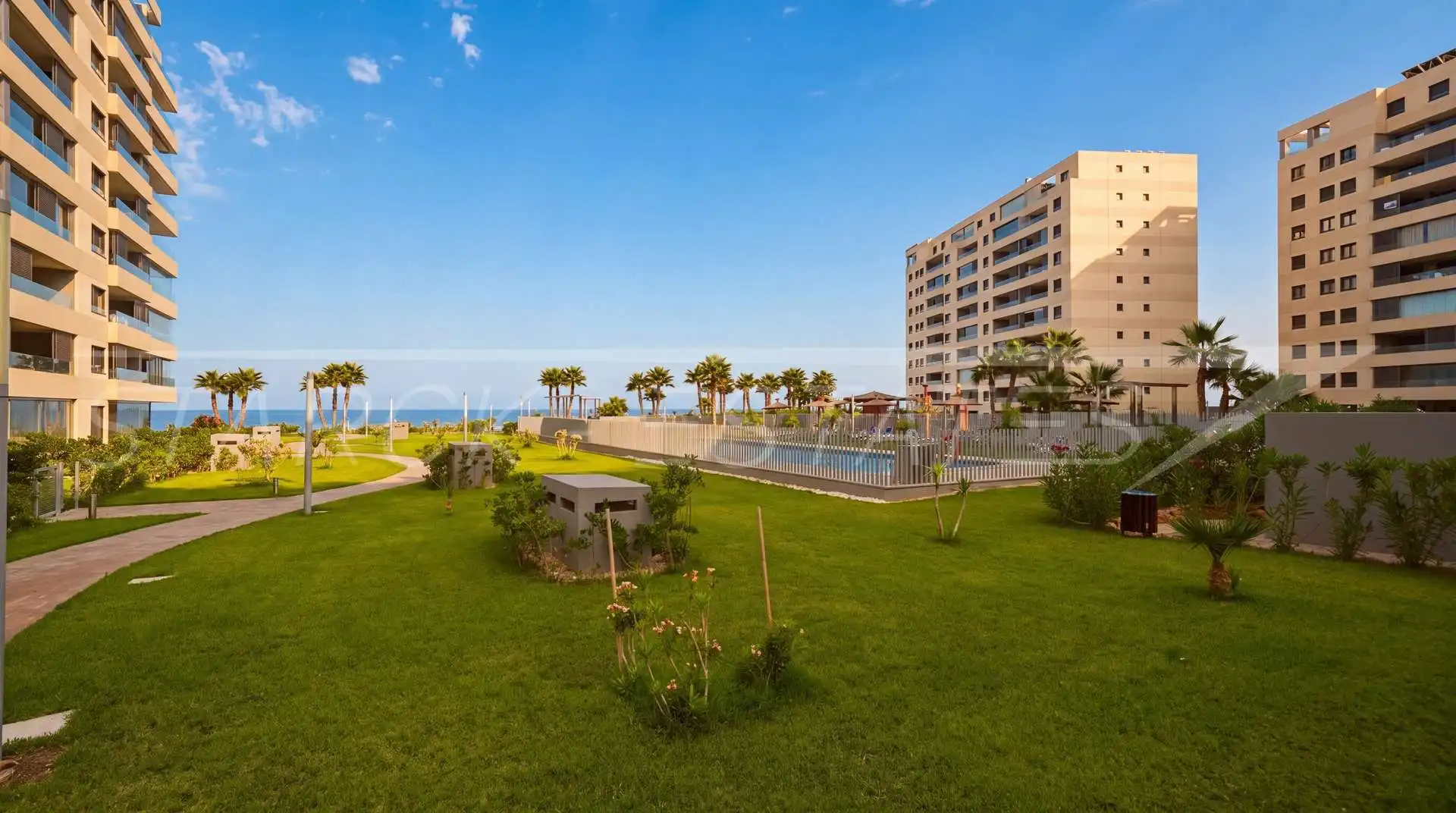 Piscina de Apartament en venda en Orihuela amb Aire condicionat, Jardí privat i Piscina