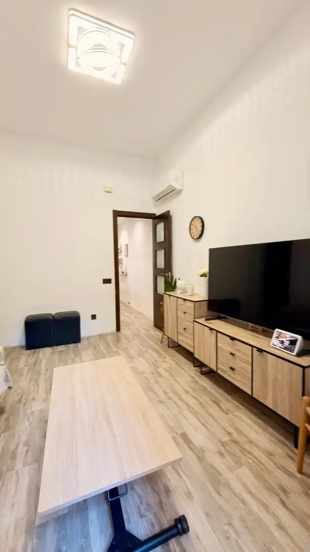 Sala d'estar de Planta baixa en venda en Cornellà de Llobregat amb Aire condicionat i Terrassa