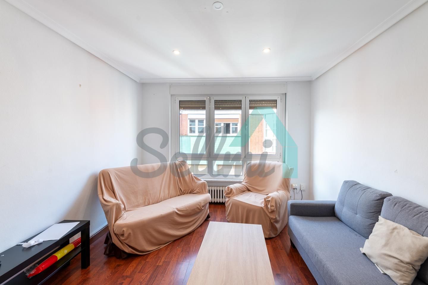 Sala de estar de Piso en venta en Oviedo  con Calefacción