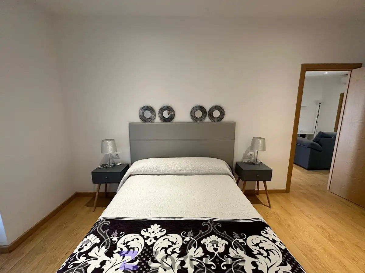 Dormitori de Apartament de lloguer en Valencia amb Aire condicionat, Terrassa i Moblat