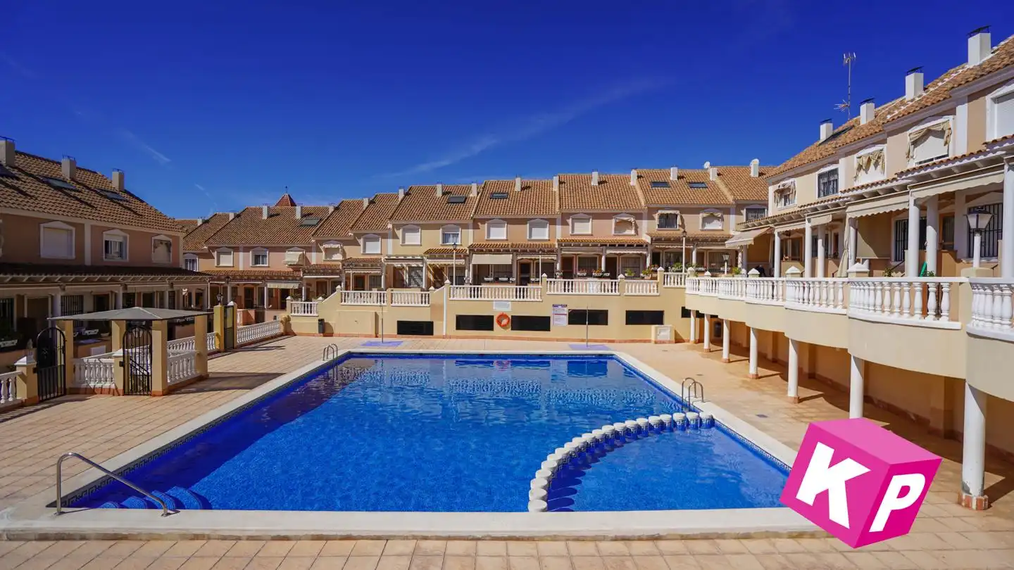 Bungalow con piscina en venta en De Portugal, imagen 2