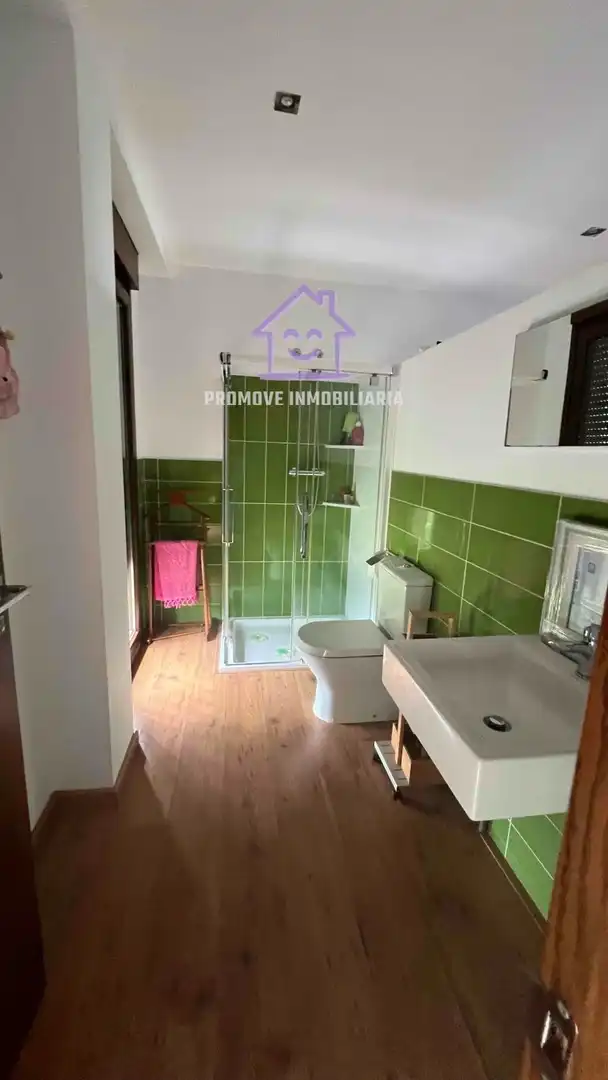 Baño de Casa o chalet de alquiler en A Coruña Capital  con Terraza y Trastero