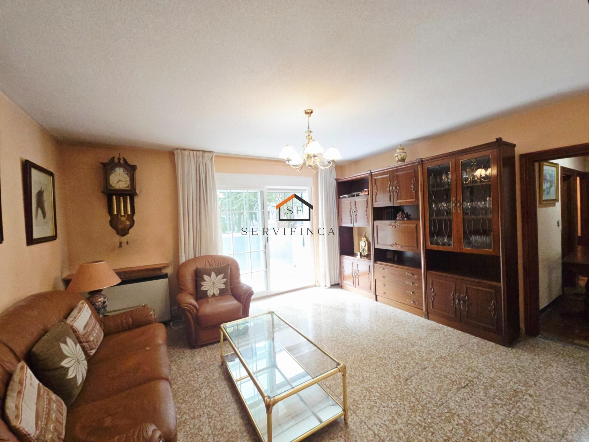 Sala de estar de Piso en venta en  Madrid Capital con Calefacción y Terraza