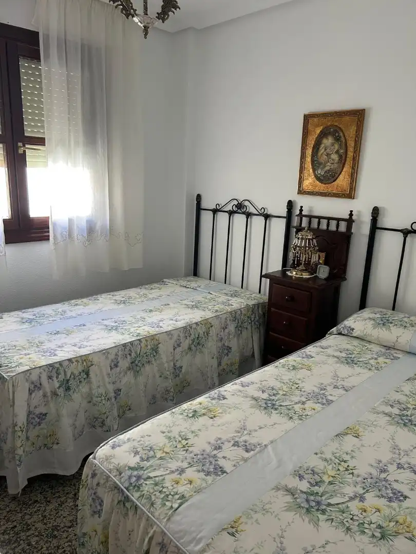 Schlafzimmer von Wohnung zur Miete in Jaén mit Klimaanlage, Heizung und Terrasse