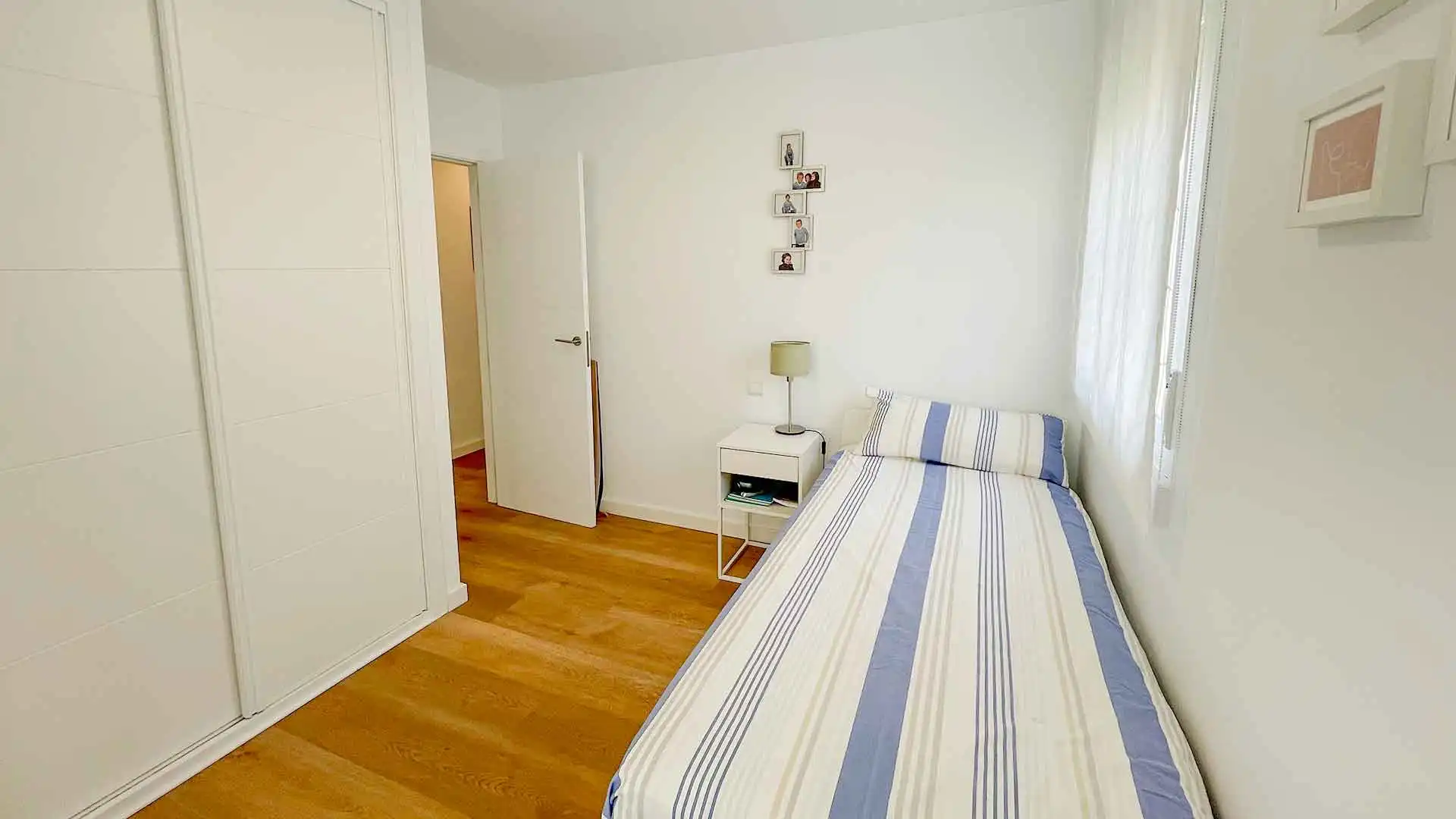 Bedroom of Apartments for rent in Marbella  with Air Conditioner, Terrace and Storage room