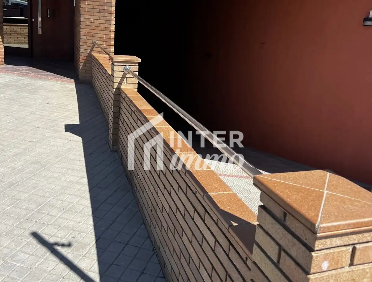 Individual for sale in Calle alle Emporda - Vía Emporitana, 82