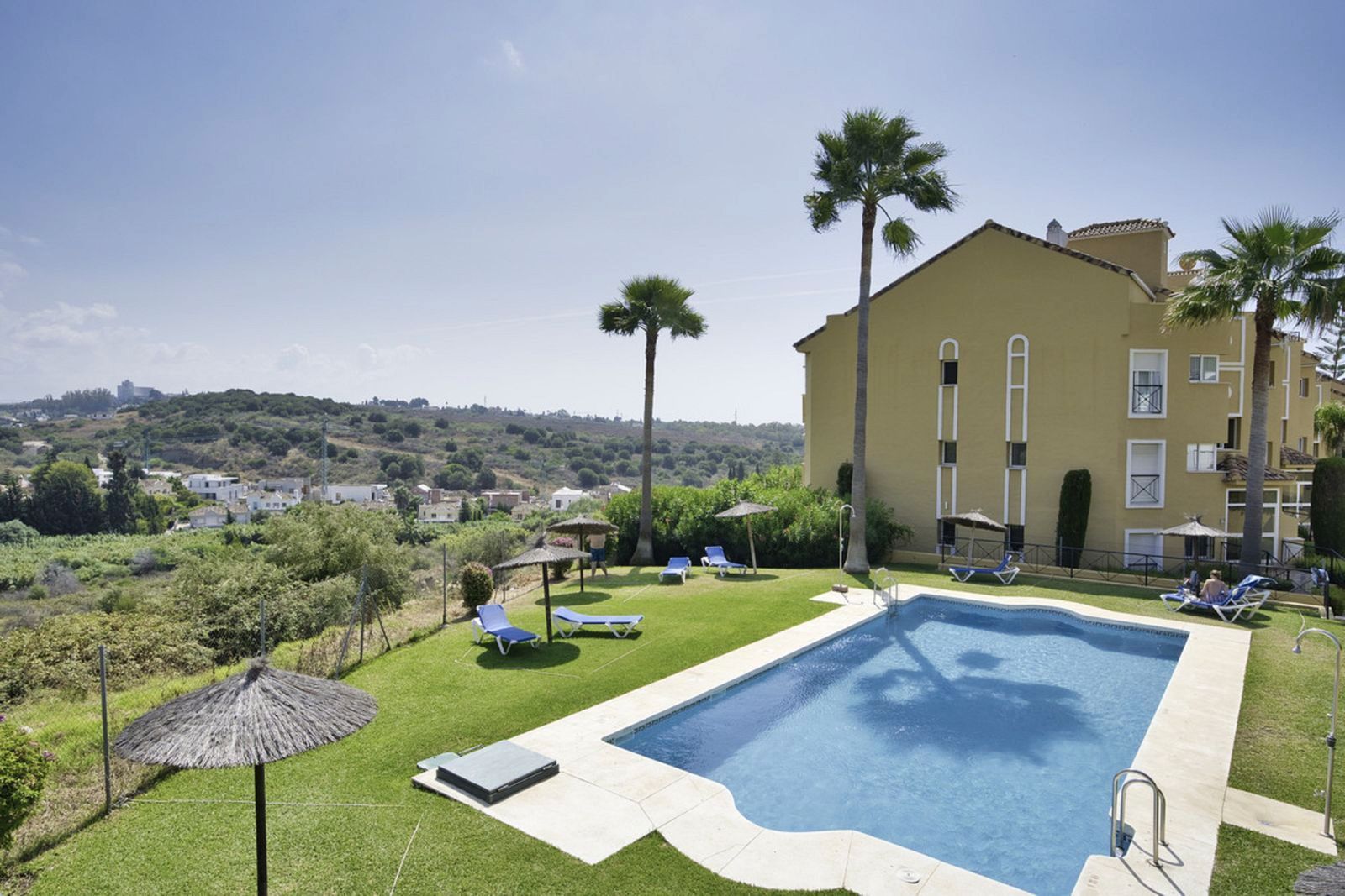 Garden of Flat for sale in Estepona  with Air Conditioner, Terrace and Storage room