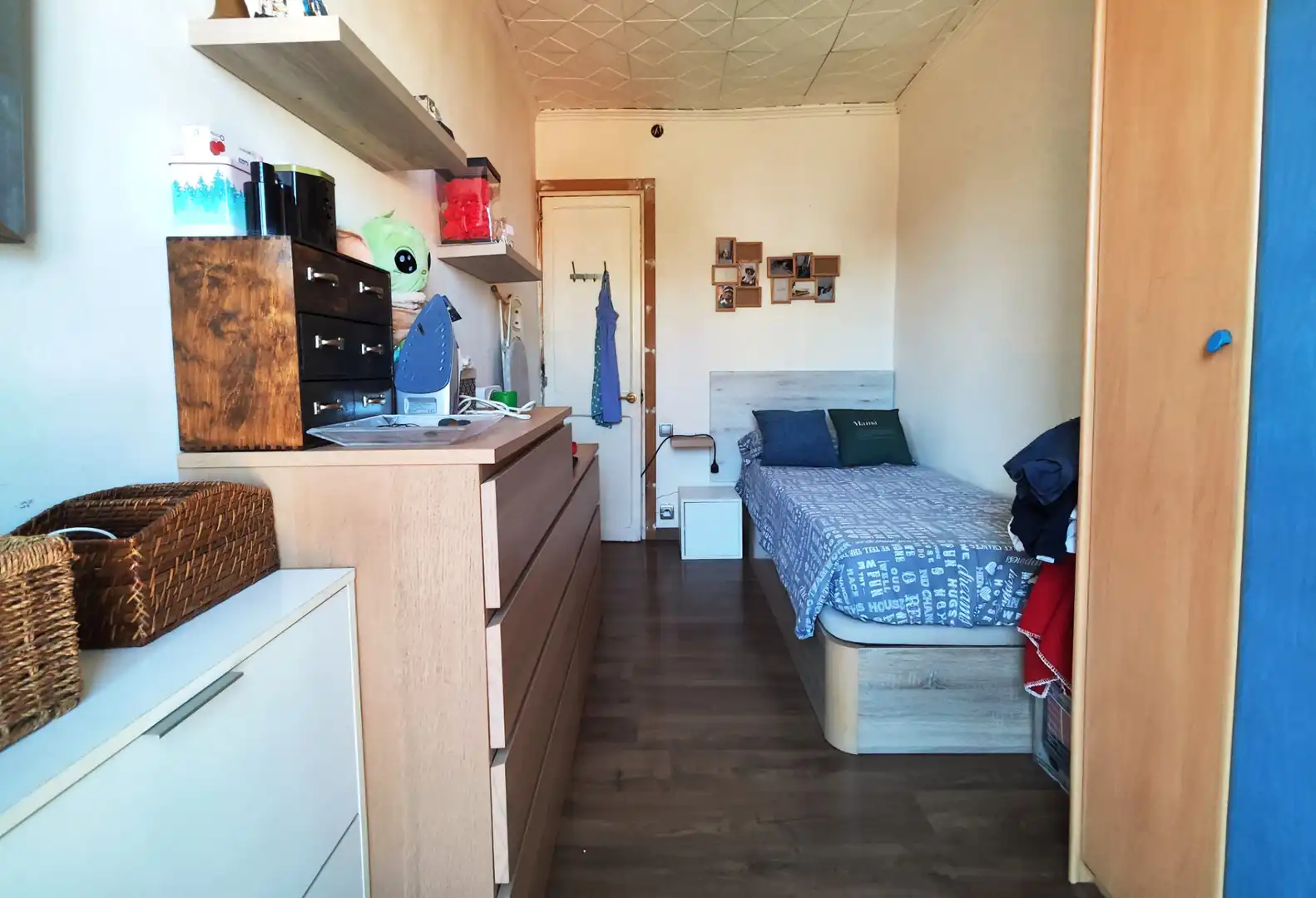 Bedroom of Buildings for sale in Barcelona
