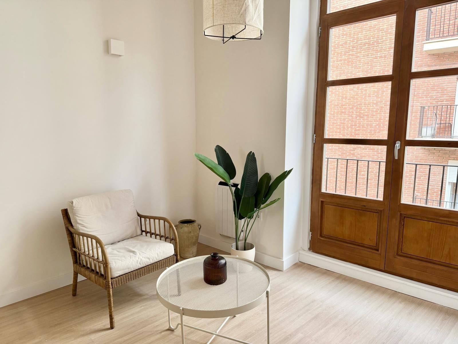 Sala d'estar de Pis en venda en  Valencia Capital amb Calefacció, Parquet i Balcó