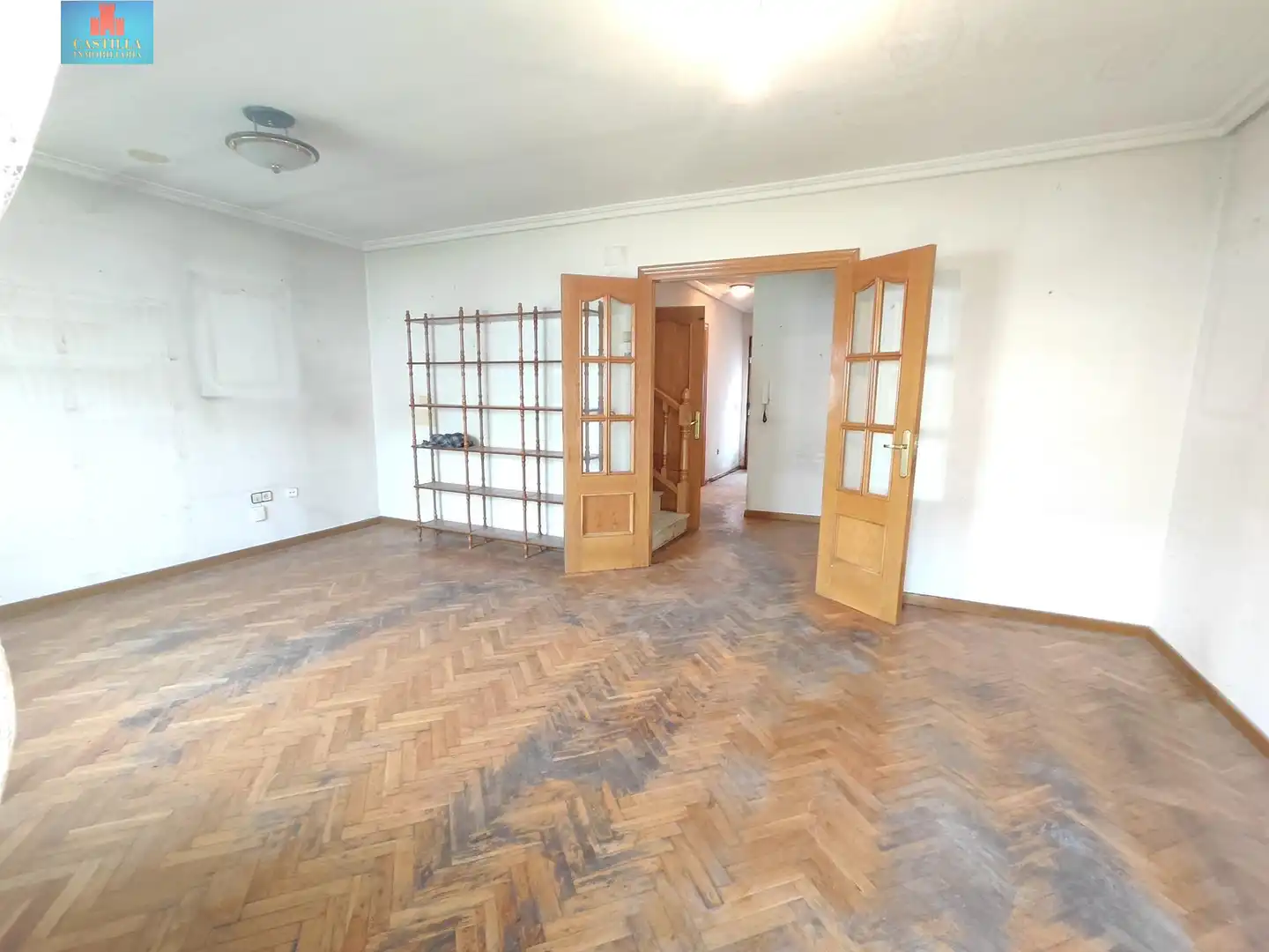 Sala de estar de Casa adosada en venta en Ávila con Calefacción, Jardín privado y Trastero