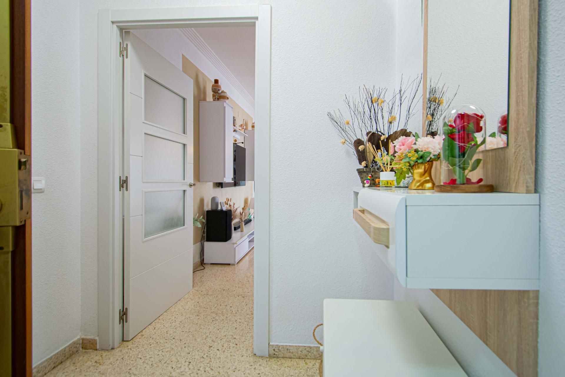Flat for sale in  Sevilla Capital  with Air Conditioner and Balcony