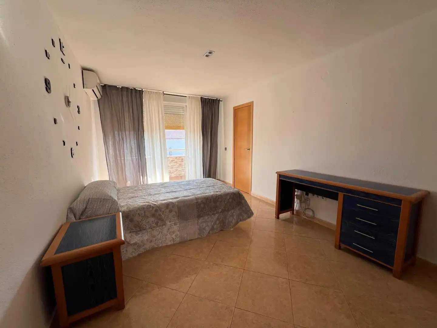 Schlafzimmer von Wohnung zur Miete in Córdoba mit Klimaanlage, Terrasse und Möbliert