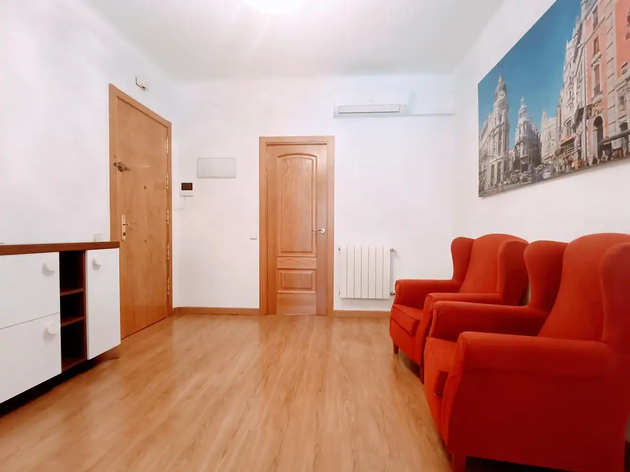 Living room of Flat for rent in Madrid  with Air Conditioner, Heating and Furnished