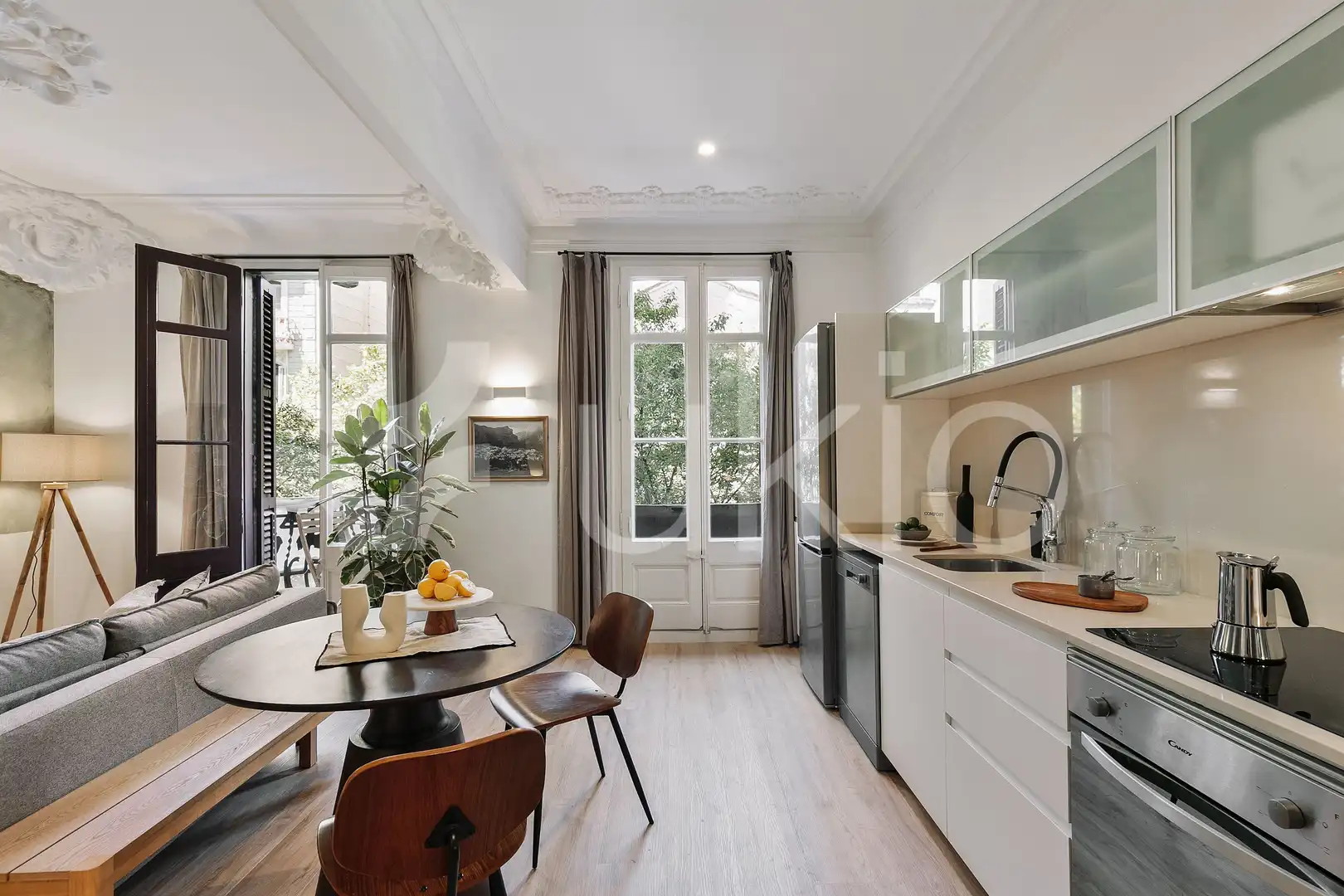Cocina de Estudio de alquiler en Barcelona con Aire acondicionado, Calefacción y Amueblado