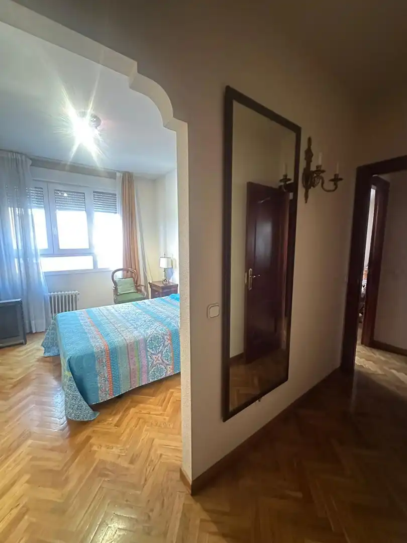 Habitación de Piso en venta en León Capital  con Calefacción, Terraza y TV