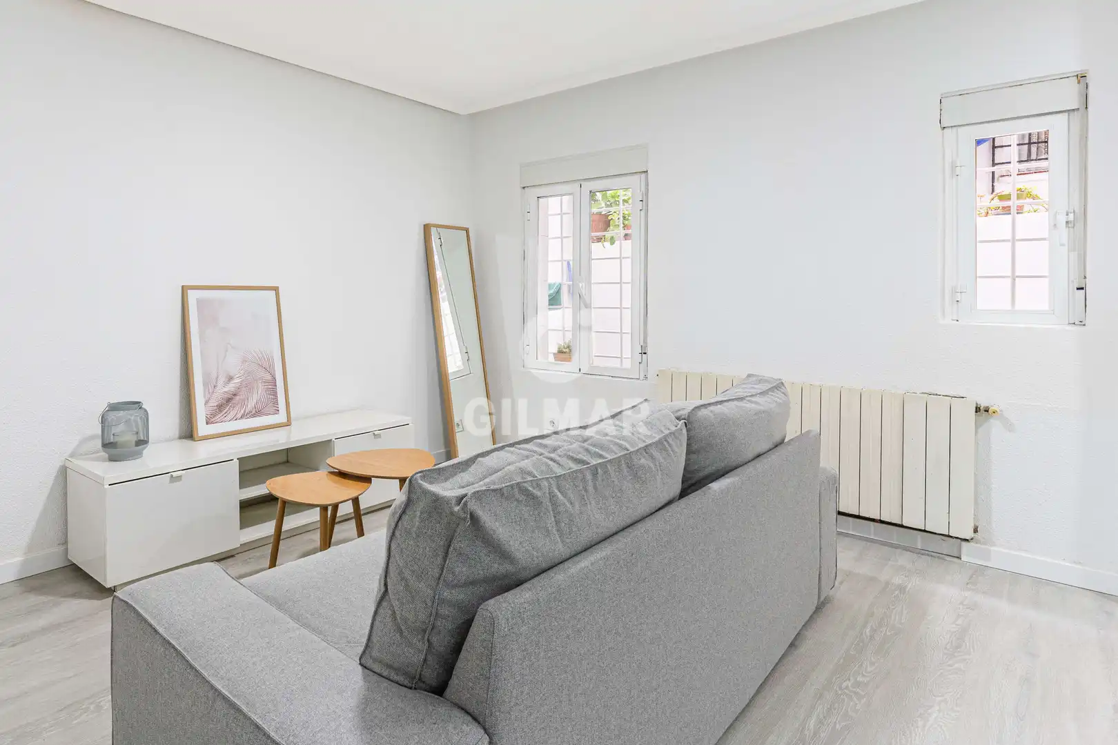 Sala d'estar de Planta baixa en venda en Madrid amb Calefacció