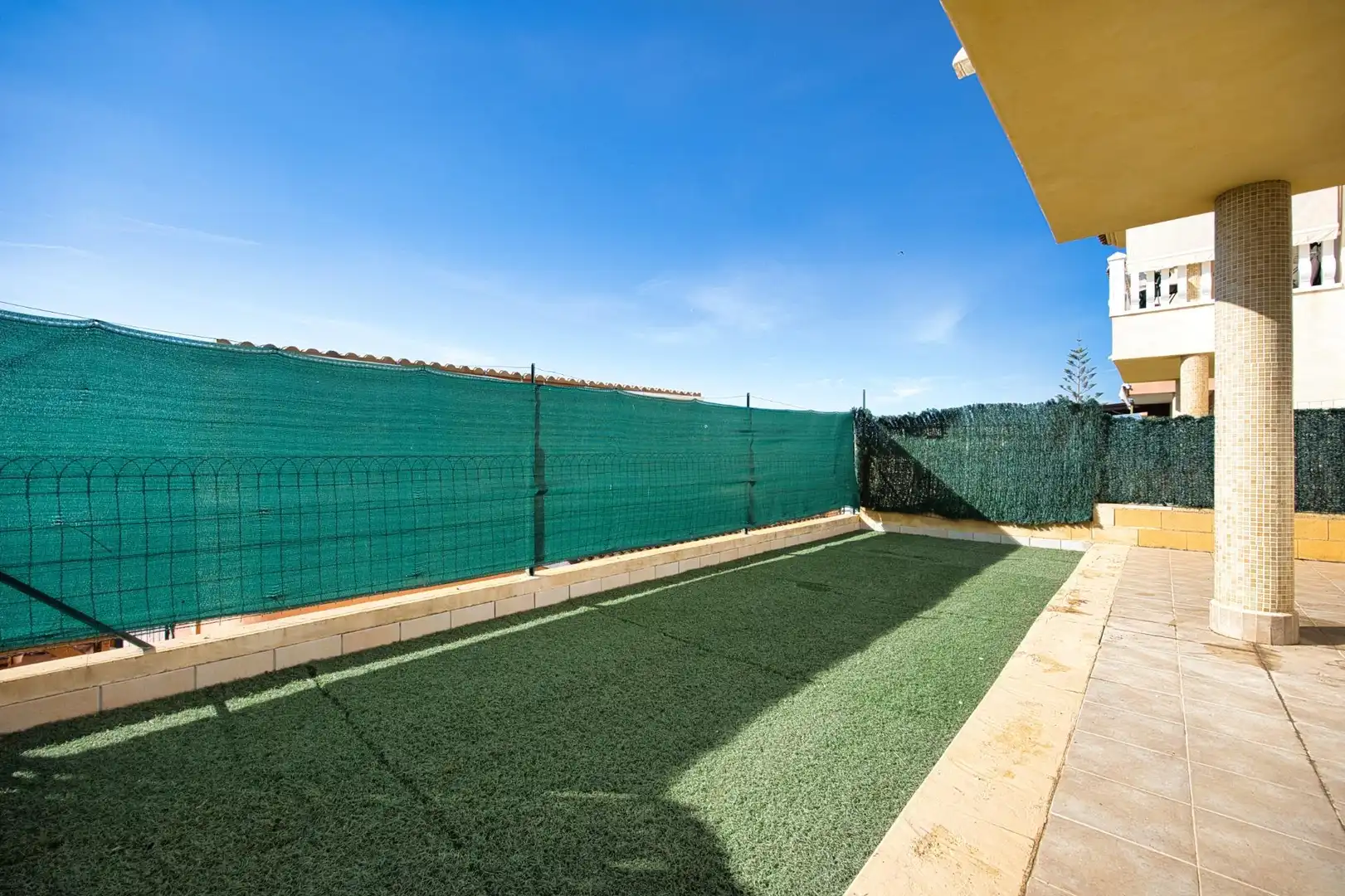 Garten von Einfamilien-Reihenhaus zum Verkauf in Mutxamel mit Klimaanlage, Heizung und Privatgarten