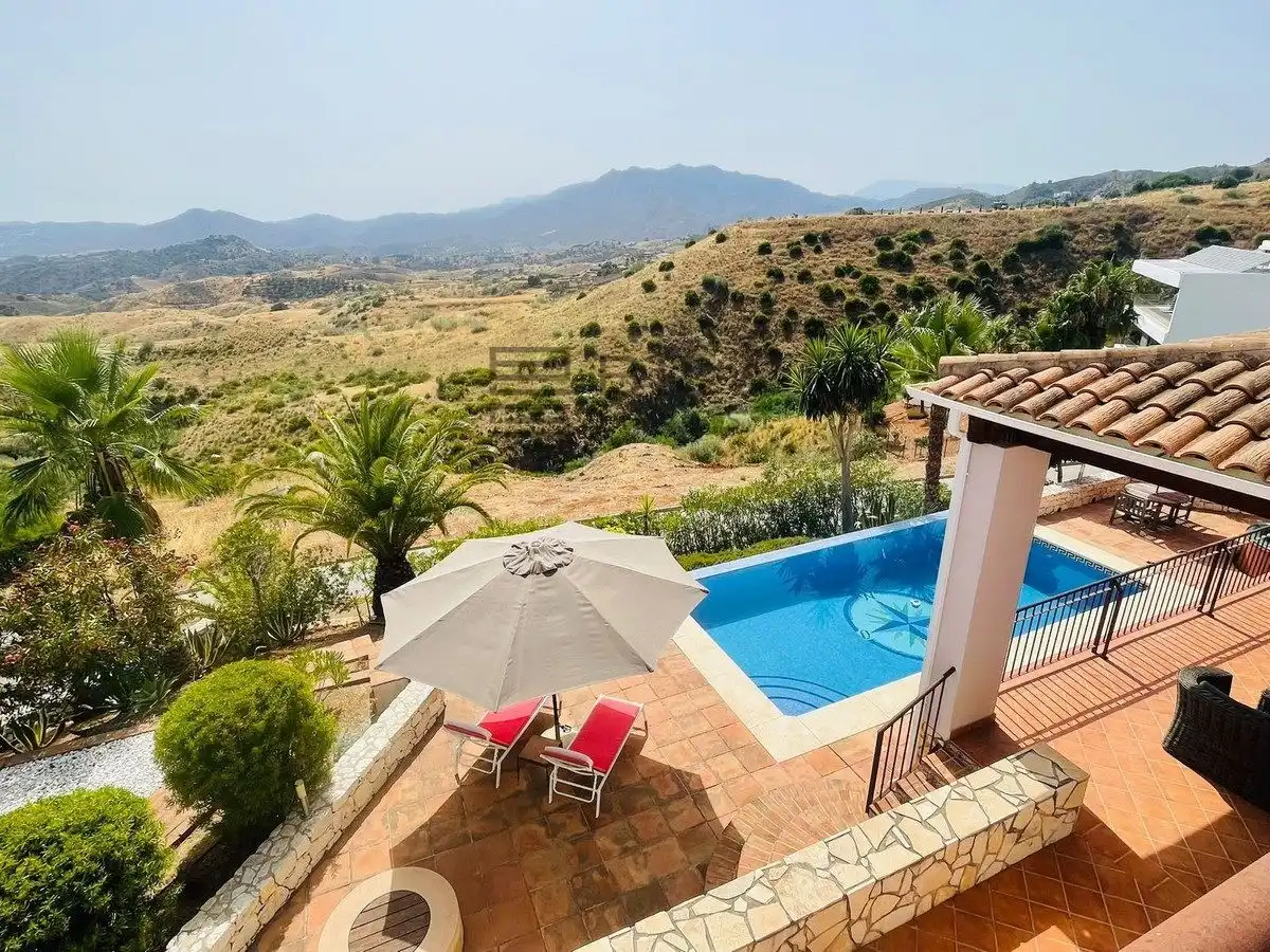 Chalet con piscina en venta en Urb. Valtocado, imagen 6
