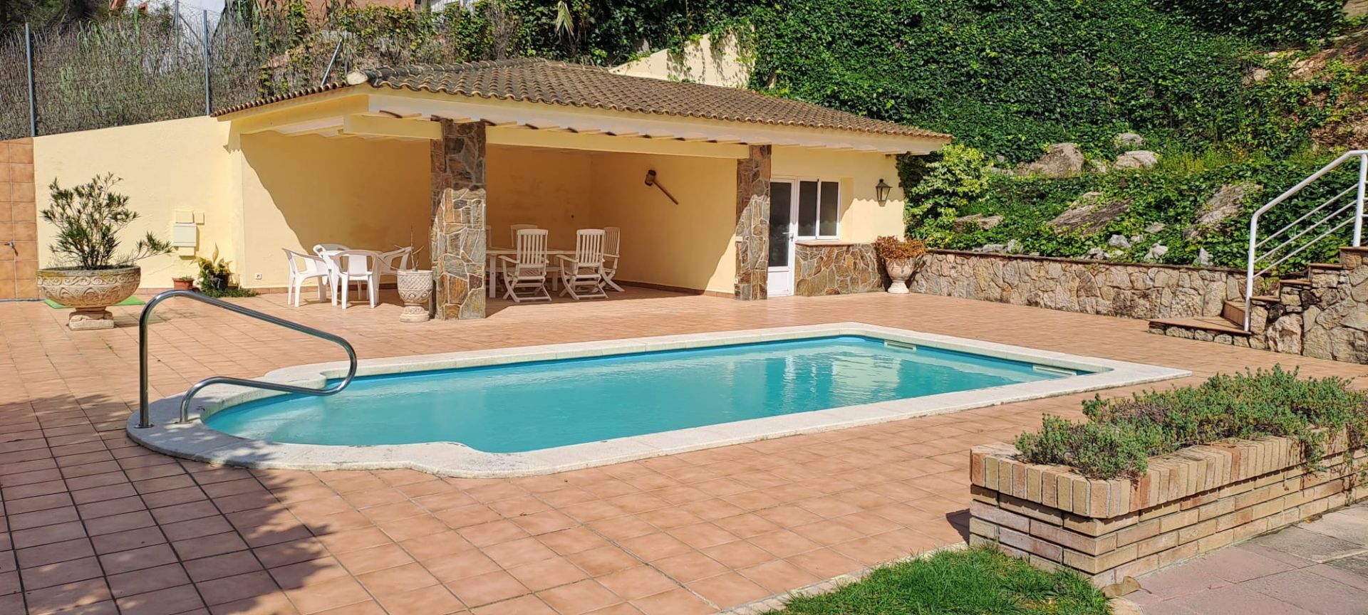 Piscina de Casa o xalet en venda en Vallirana amb Aire condicionat, Calefacció i Jardí privat