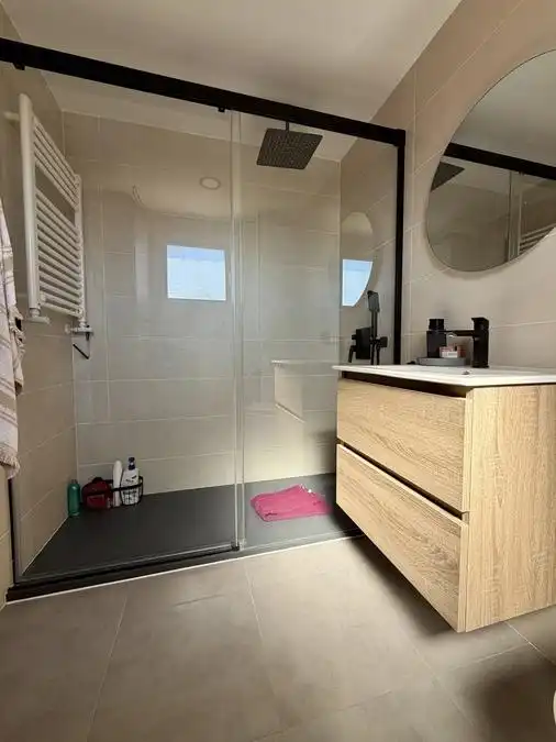 Badezimmer von Wohnung zum Verkauf in Madrid mit Klimaanlage, Heizung und Schwimmbad