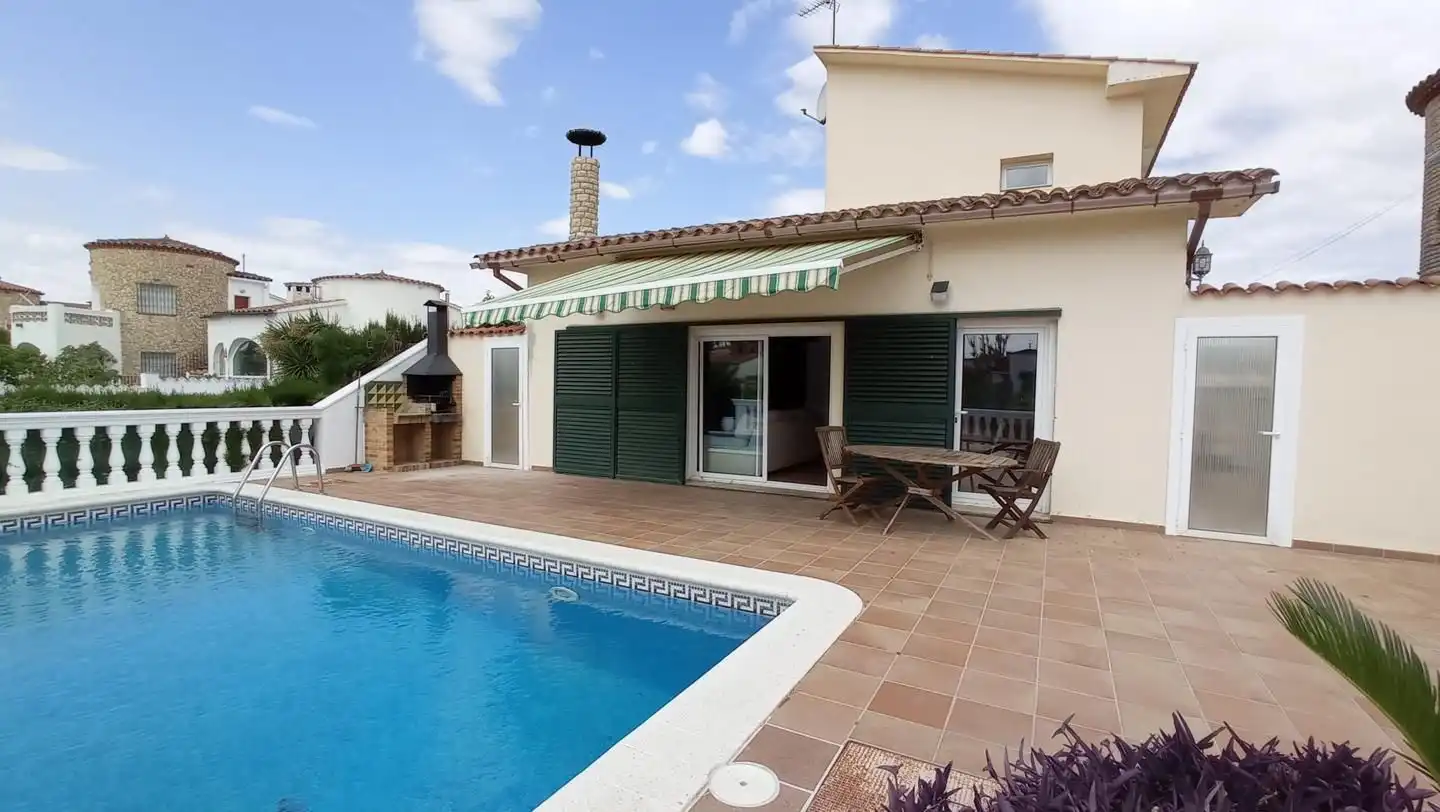 Villa mit Pool zum Verkauf in Carrer Fluvià, imagen 34