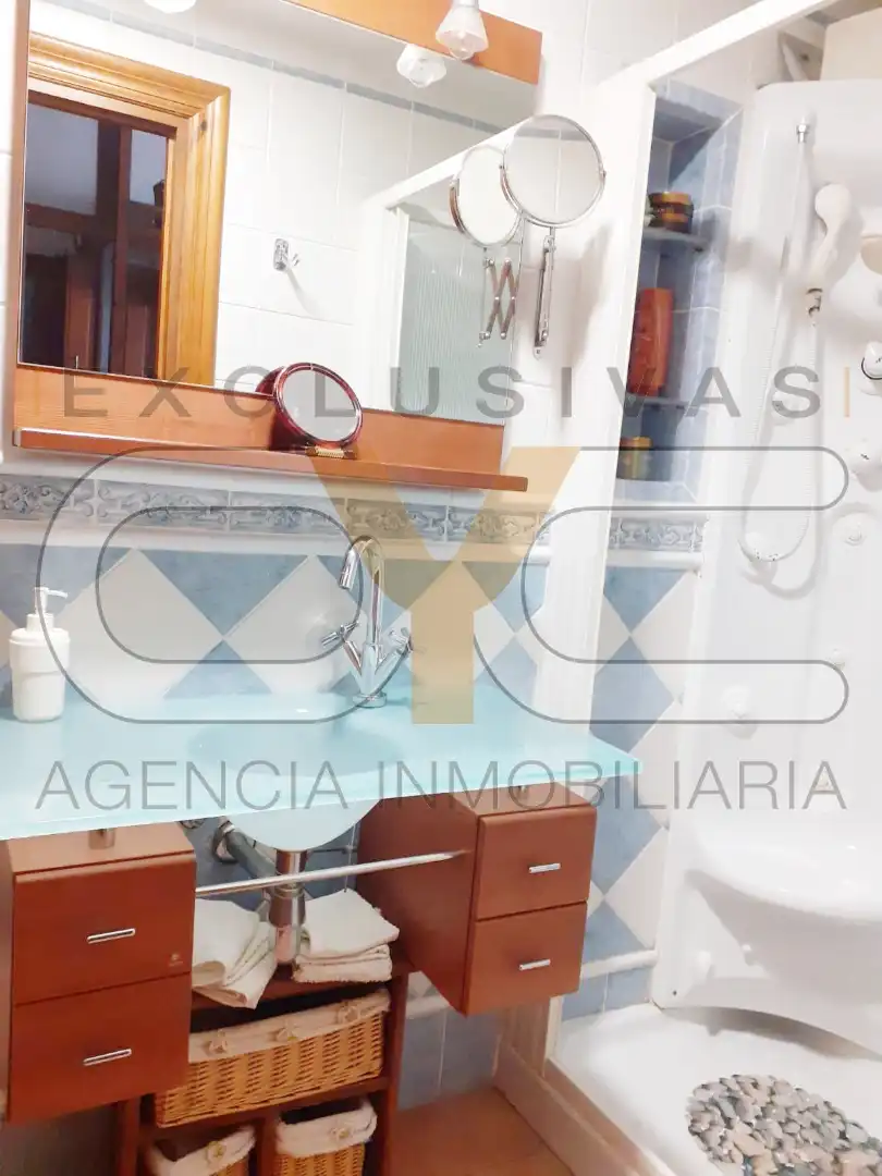 Habitación de Casa adosada en venta en Guardamar del Segura con Aire acondicionado, Terraza y Trastero