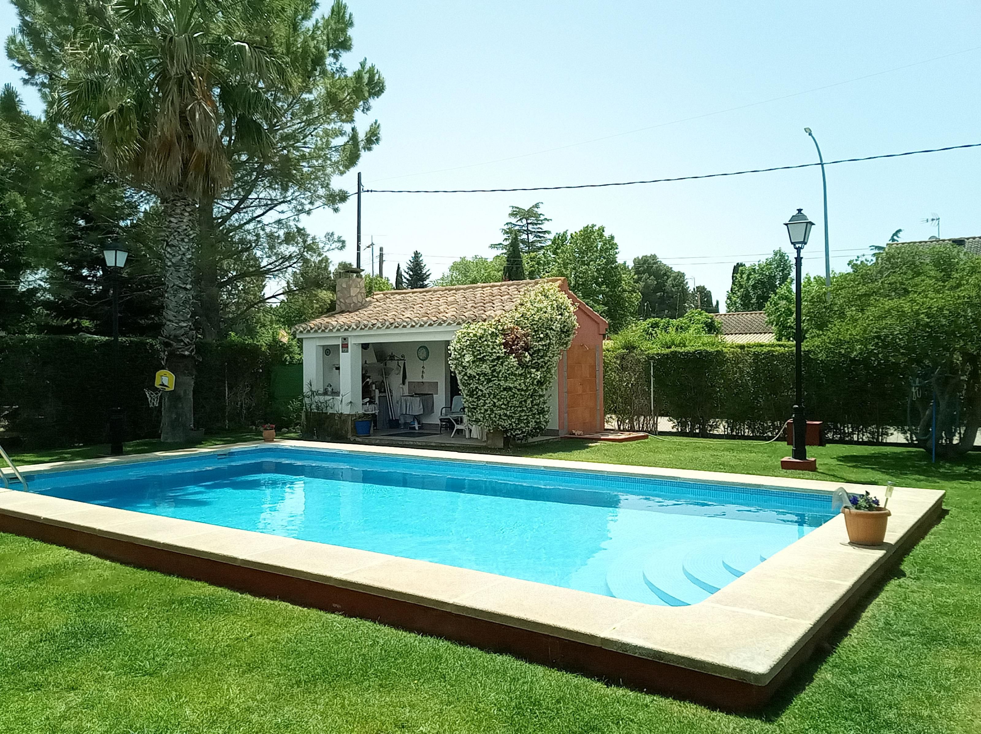 Piscina de Casa o xalet en venda en  Albacete Capital amb Jardí privat i Piscina