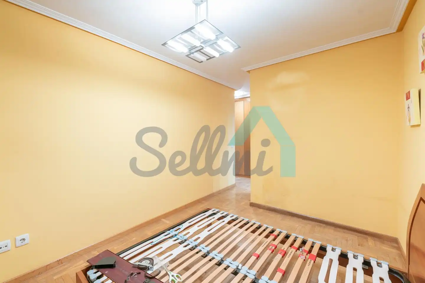 Habitación de Piso en venta en Oviedo  con Calefacción, Parquet y Trastero