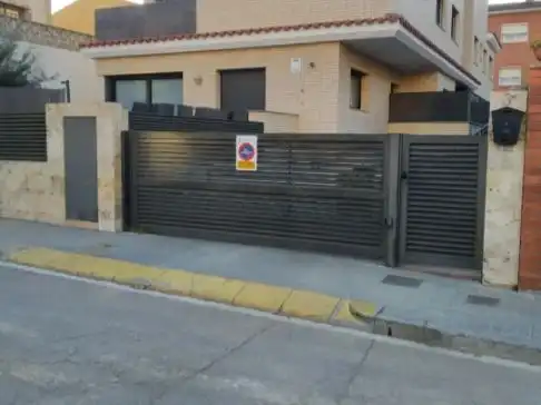 Individual en alquiler en Carrer de Menorca 3