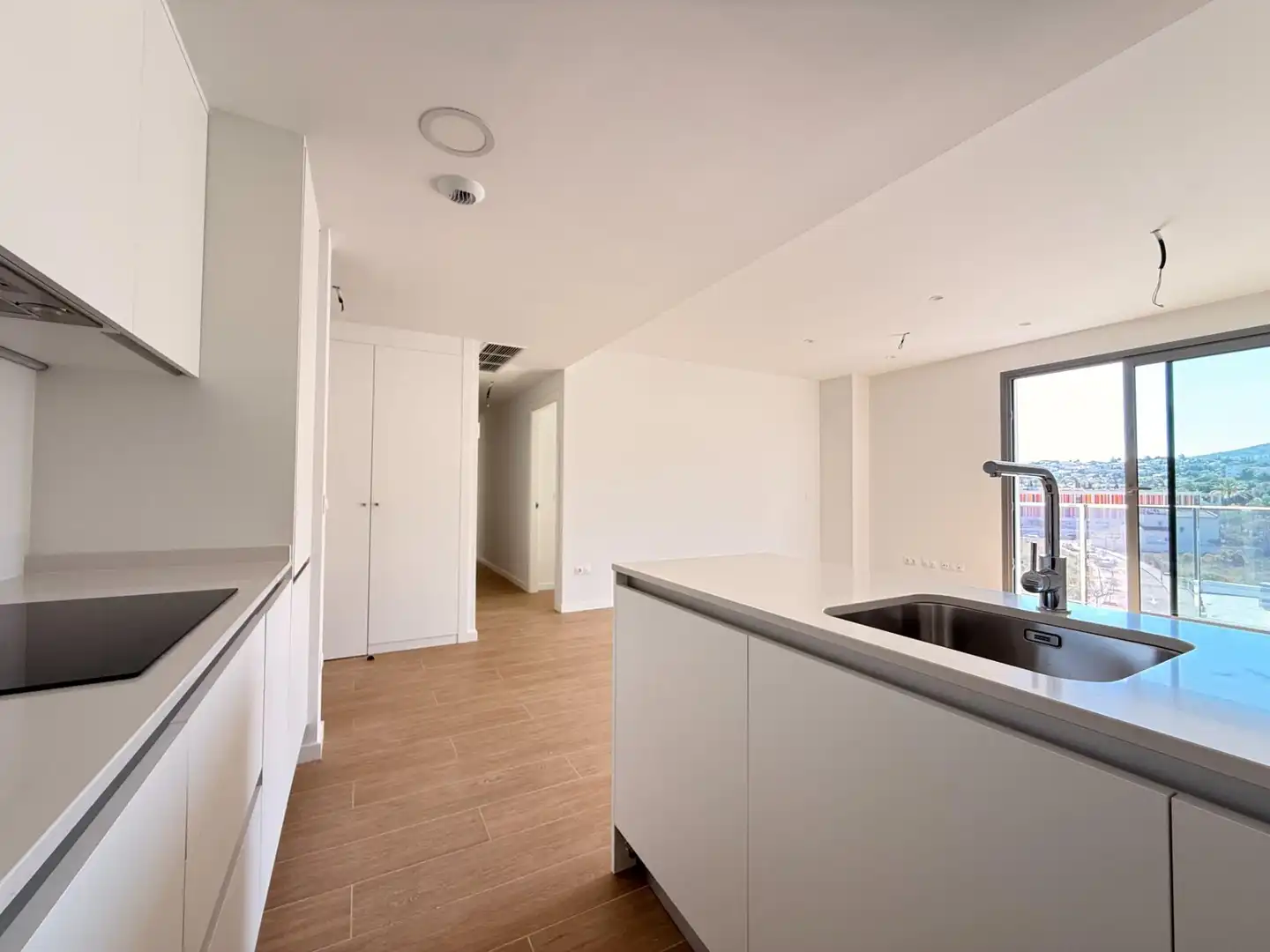 Küche von Dachboden zum Verkauf in Dénia mit Klimaanlage, Privatgarten und Terrasse