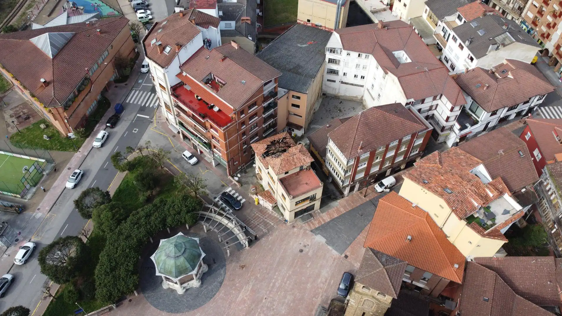 Vista exterior de Edifici en venda en Aller
