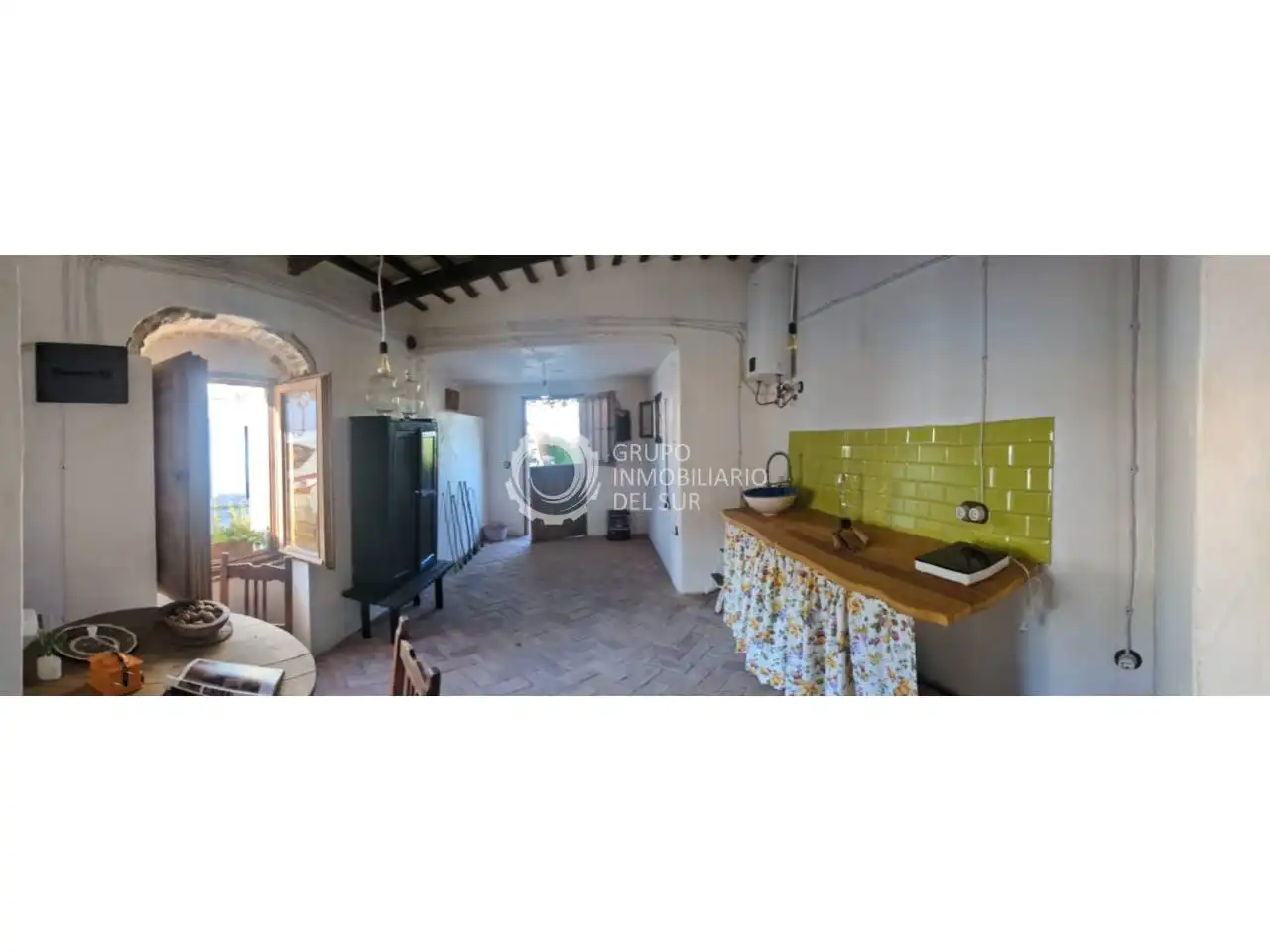 Cuina de Casa o xalet en venda en Benalup-Casas Viejas amb Jardí privat, Terrassa i Moblat