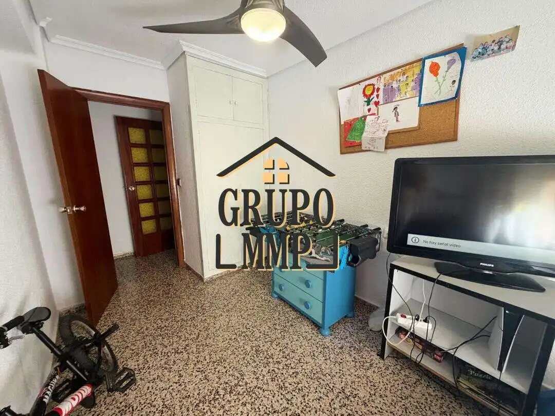 Piso en venta en Castellón de la Plana / Castelló de la Plana con Aire acondicionado, Calefacción y Amueblado