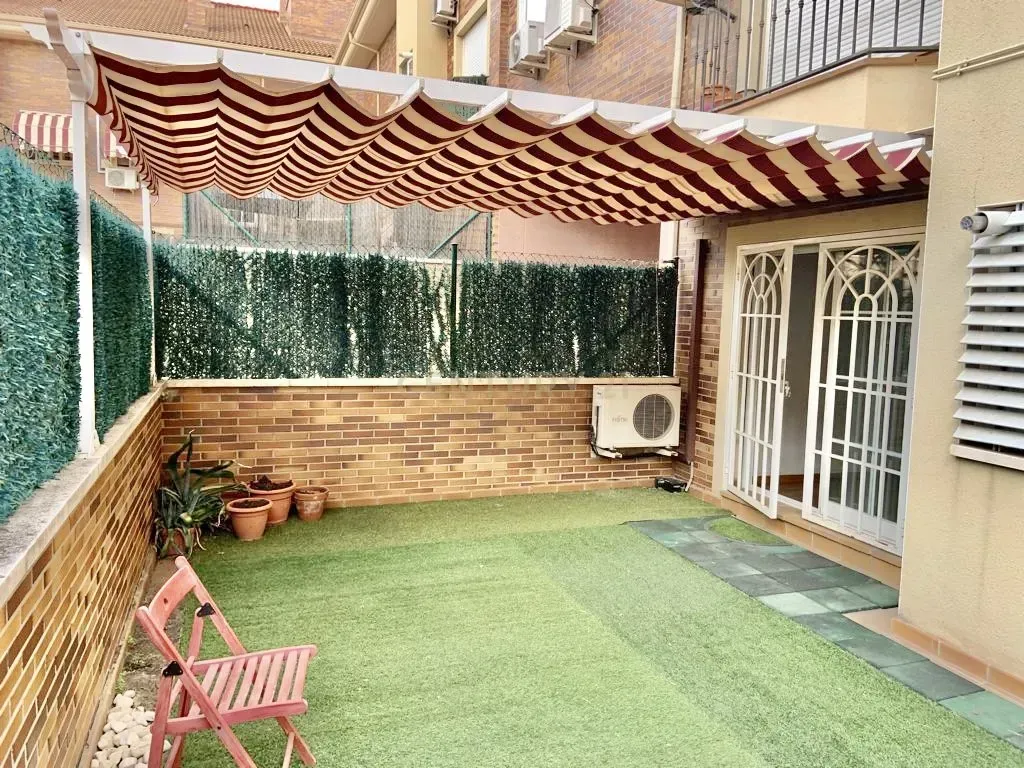 Terraza de Apartamento en venta en Arroyomolinos (Madrid) con Aire acondicionado, Jardín privado y Trastero