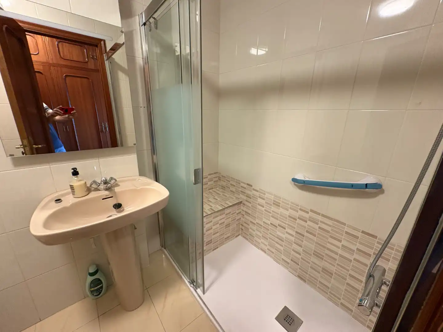 Badezimmer von Wohnung zur Miete in A Coruña Capital  mit Möbliert, Ofen und Waschmaschine