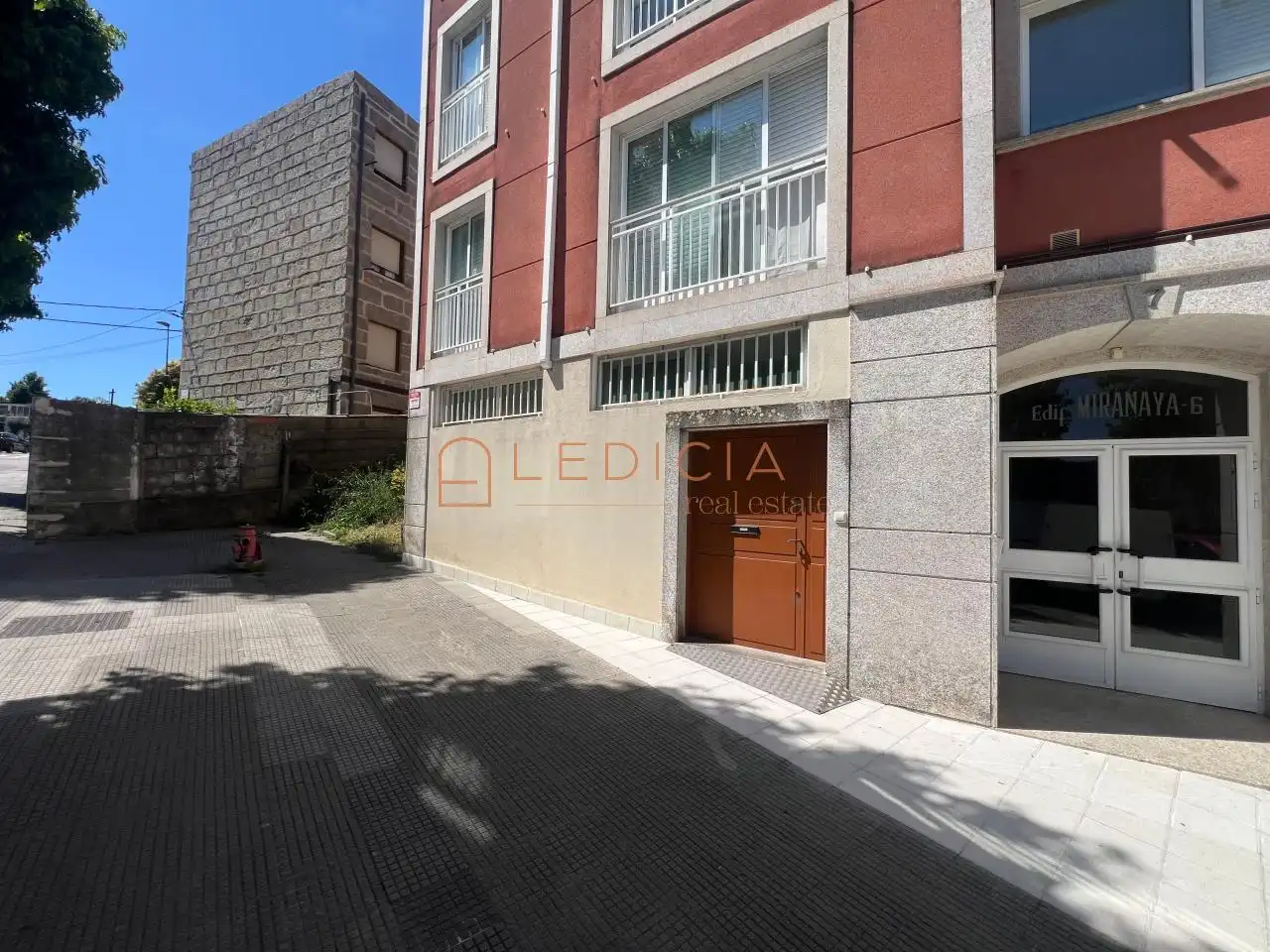 Exterior view of Flat for sale in Vigo   with Heating, Terrace and Furnished