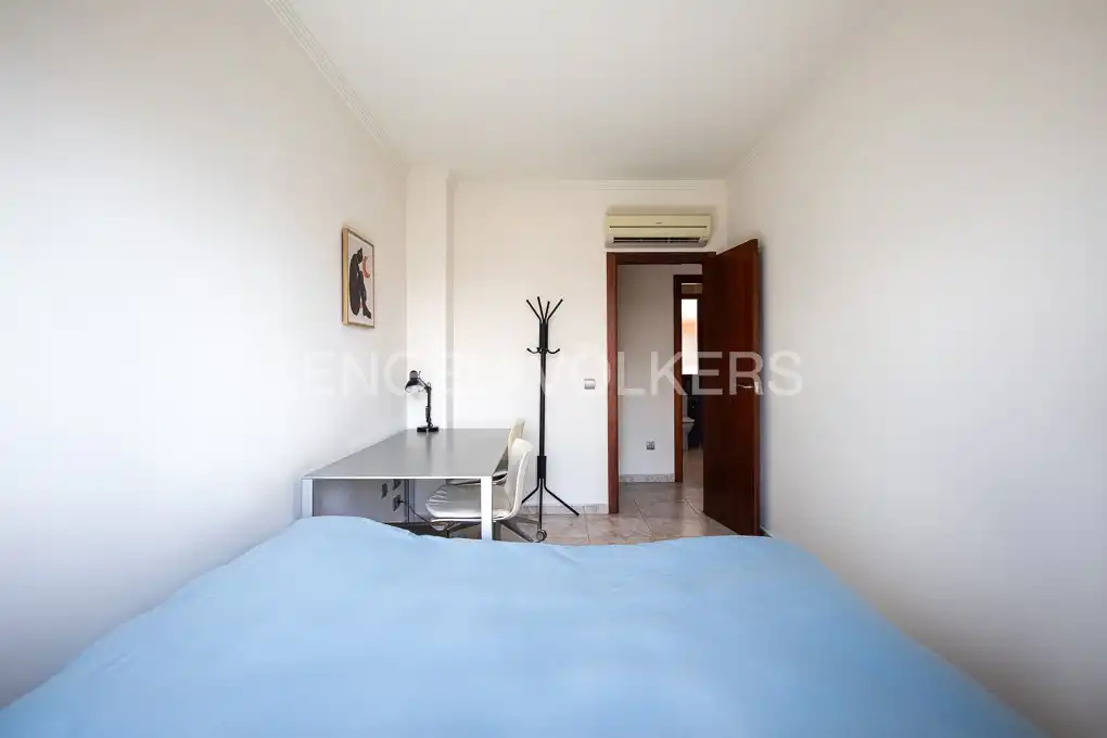 Bedroom of Flat for rent in Valencia  with Air Conditioner, Heating and Terrace