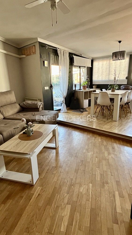 Sala d'estar de Apartament de lloguer en  Madrid Capital amb Aire condicionat, Calefacció i Terrassa
