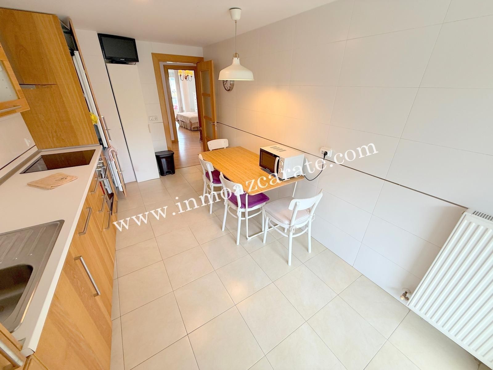 Comedor de Piso en venta en Estella / Lizarra con Calefacción, Parquet y Trastero