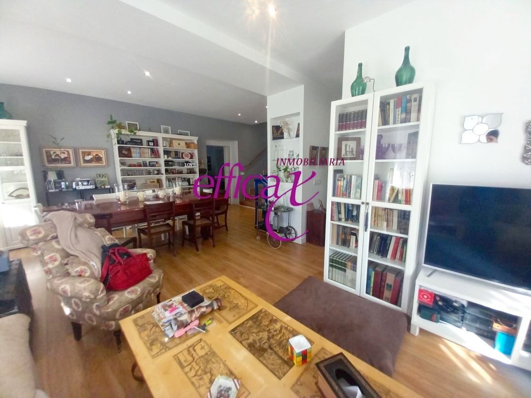 Sala d'estar de Casa o xalet en venda en Santo Domingo-Caudilla amb Aire condicionat, Calefacció i Traster