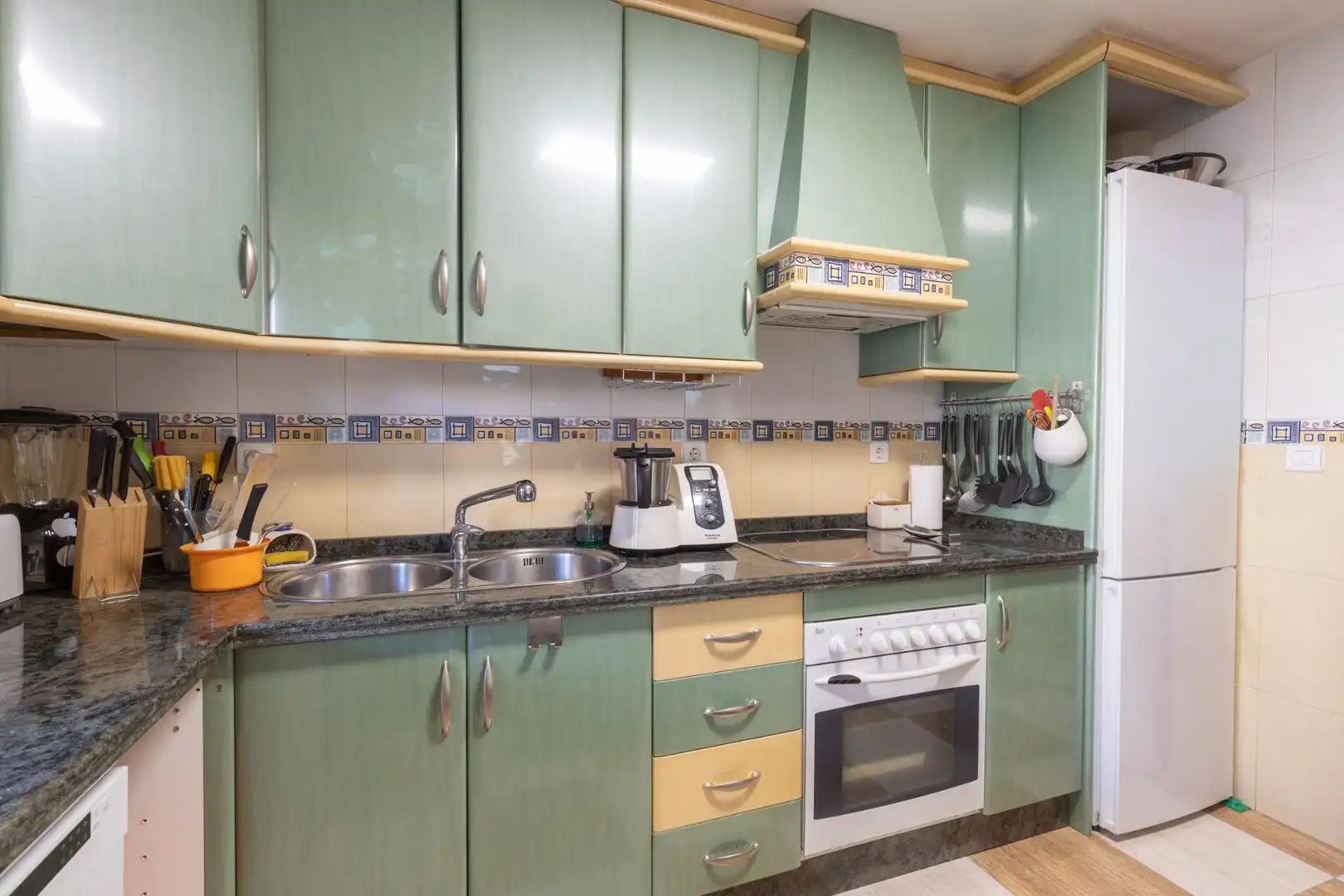 Kitchen of Houses for sale in Armilla  with Air Conditioner and Terrace
