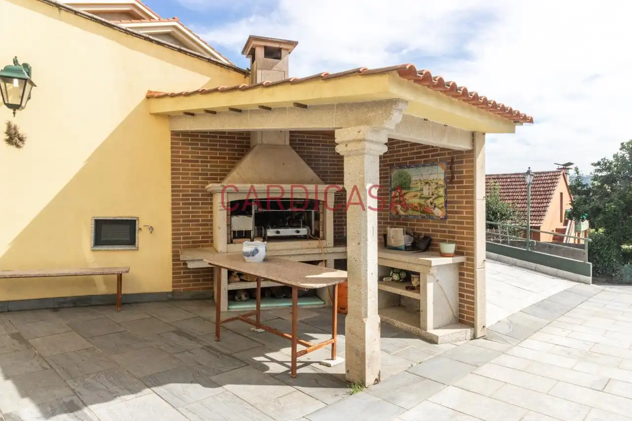 Terraza de Casa o chalet en venta en Vigo  con Calefacción, Jardín privado y Parquet