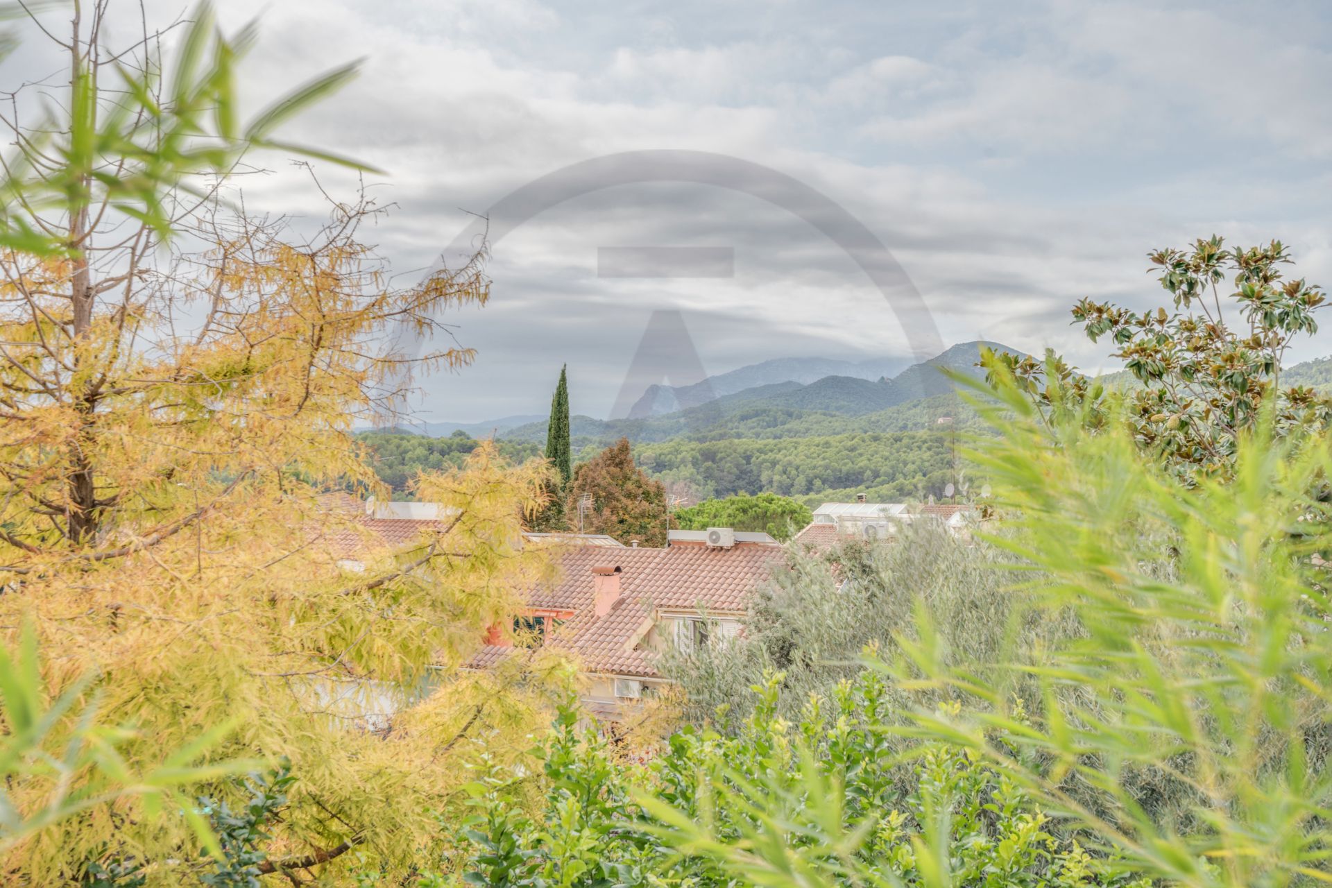 Vista exterior de Casa o xalet en venda en Viladecavalls amb Calefacció, Jardí privat i Parquet