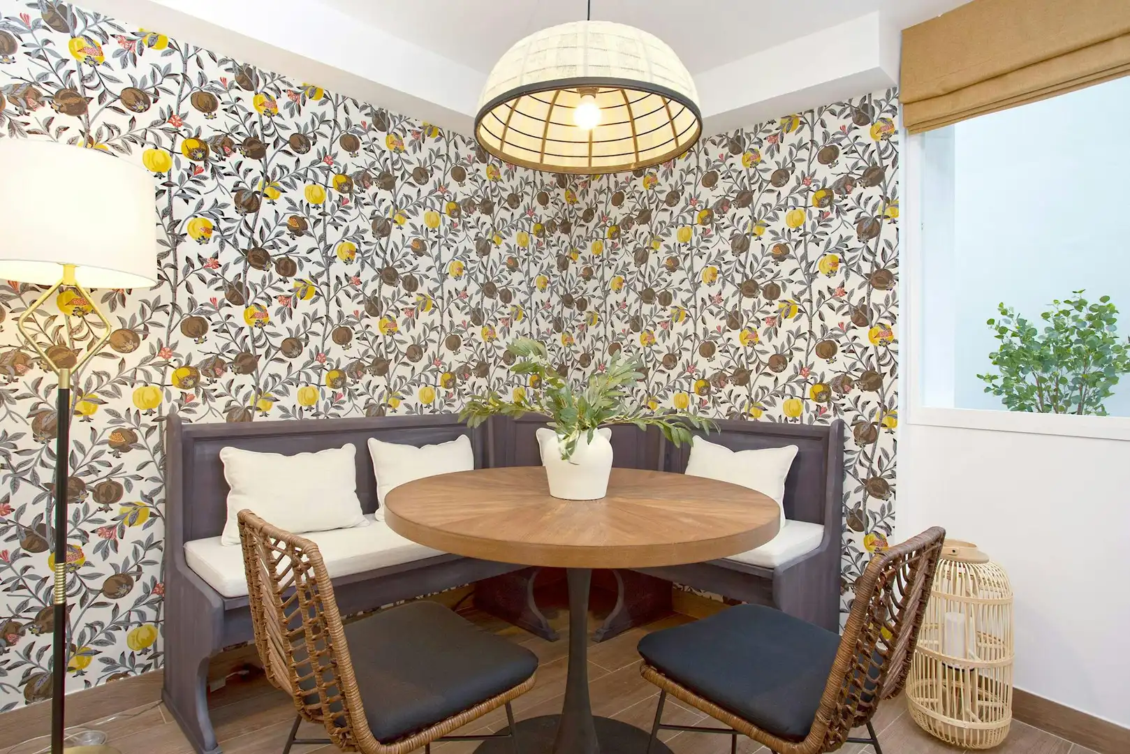 Comedor de Piso de alquiler en Sevilla con Aire acondicionado, Calefacción y Lavadora
