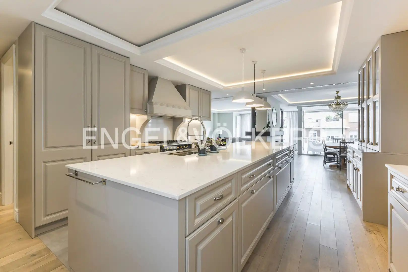 Flat with terrace to rent in Diego de León, imagen 19