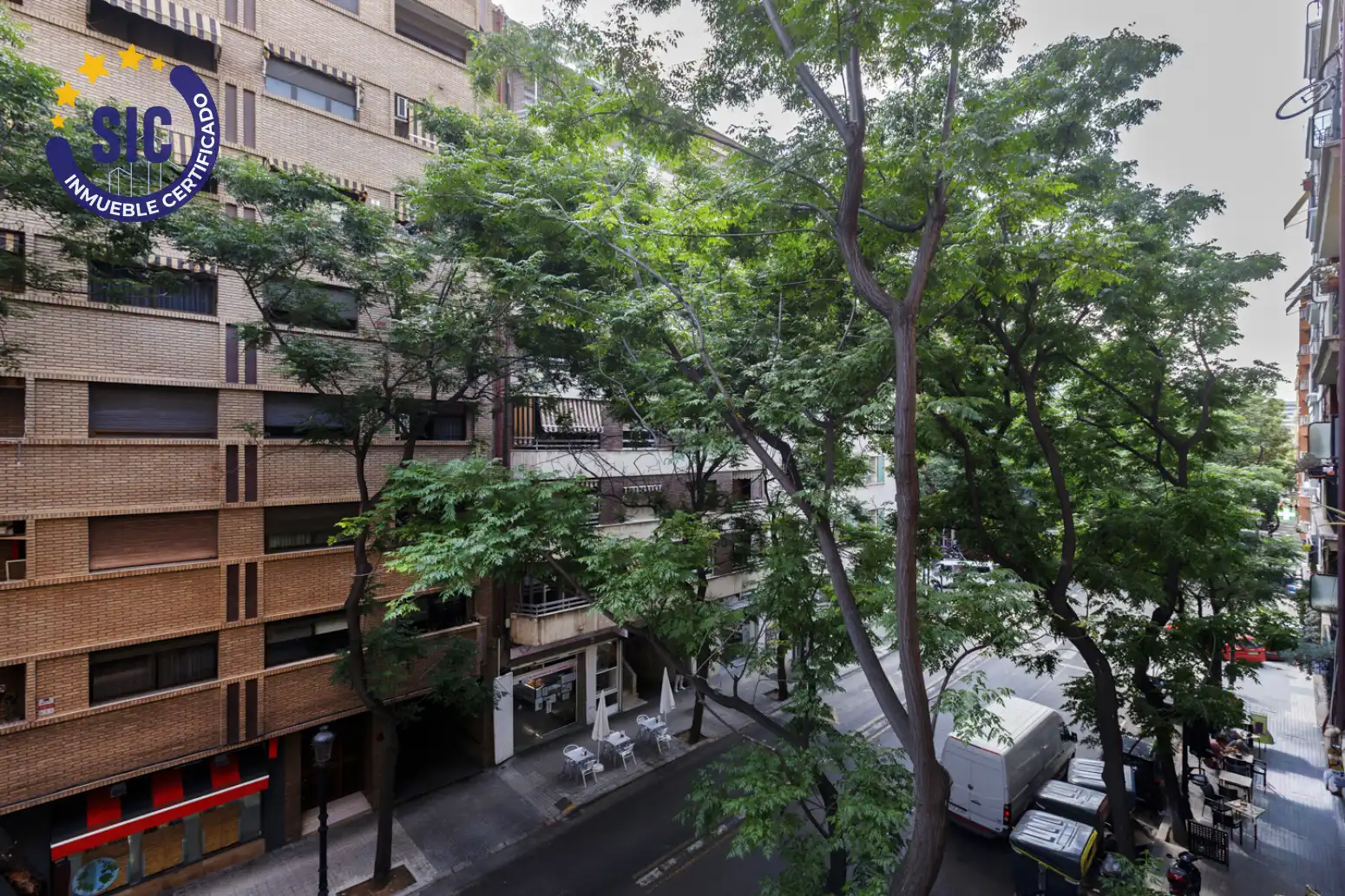 Vista exterior de Pis en venda en Valencia amb Balcó
