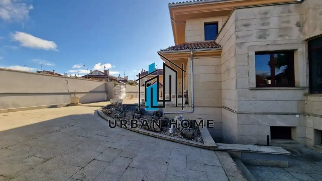 Exterior view of Houses for sale in León Capital   with Heating, Private garden and Terrace