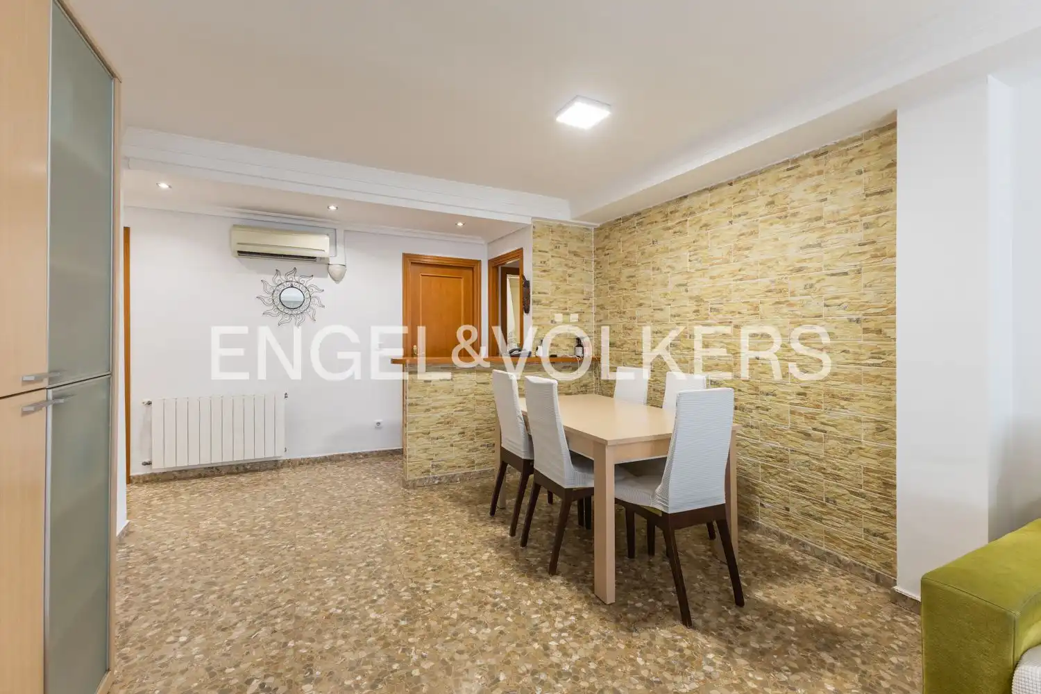 Comedor de Piso en venta en Tavernes Blanques con Aire acondicionado, Calefacción y Terraza