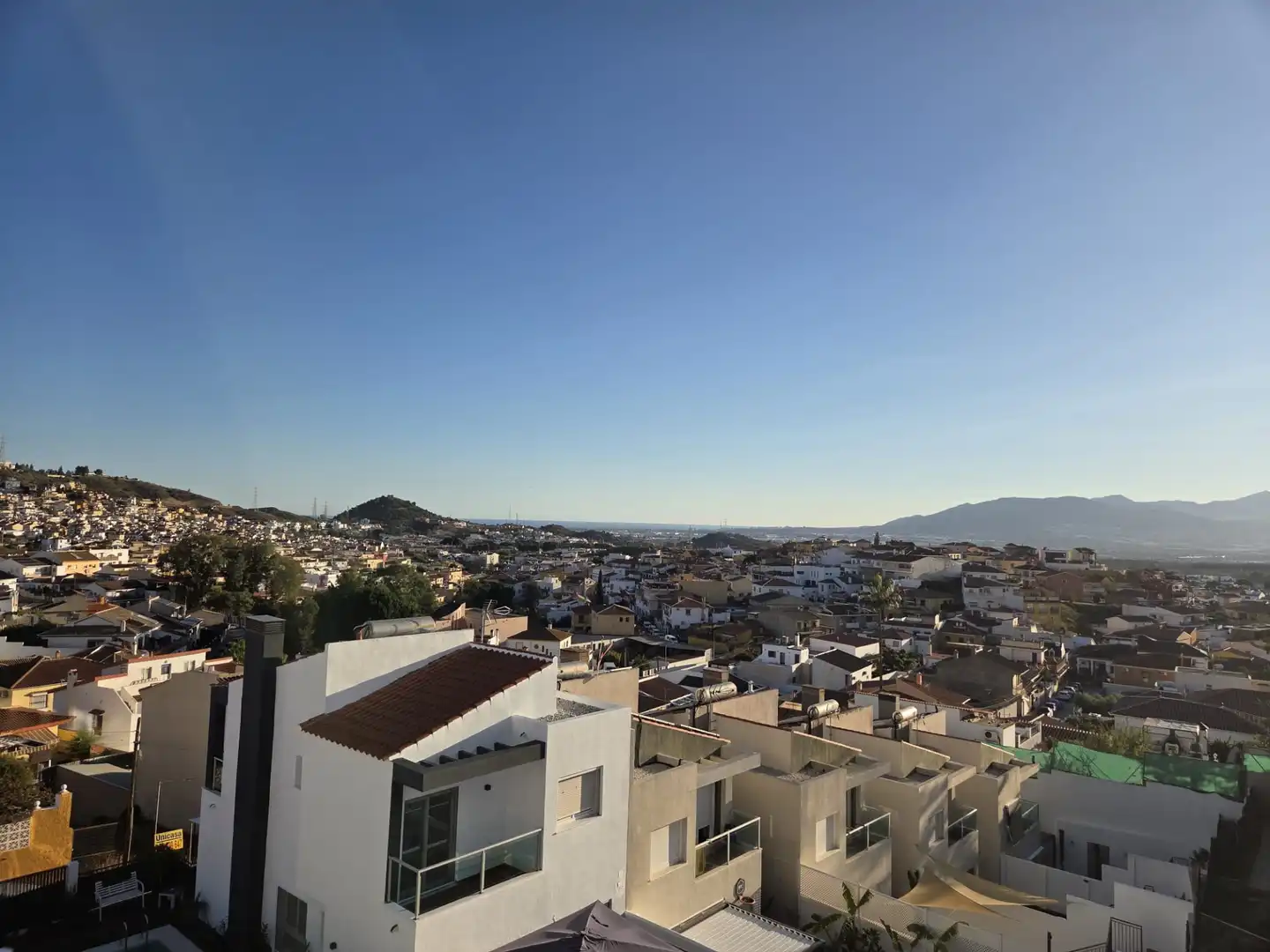 Vista exterior de Casa o xalet en venda en Málaga amb Aire condicionat, Terrassa i Piscina