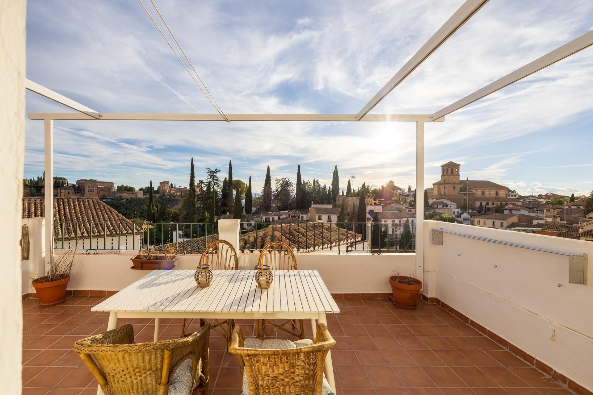 Vista exterior de Casa adosada en venta en  Granada Capital con Terraza